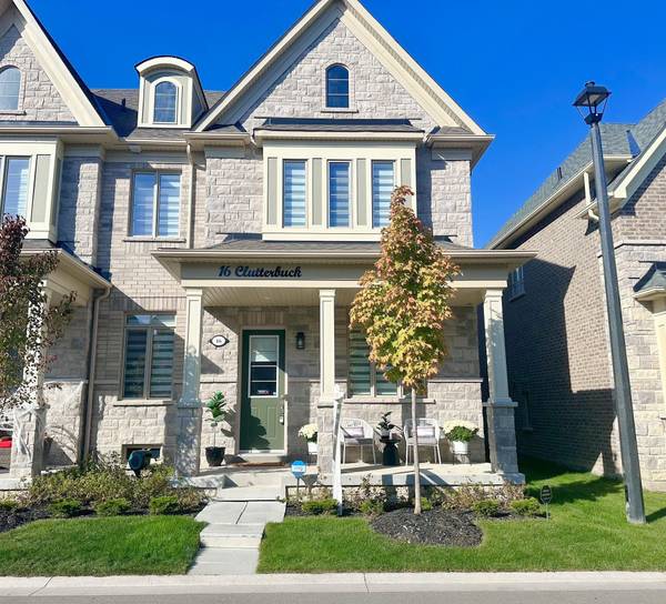 16 Clutterbuck LN, Ajax, ON L1T 0P8