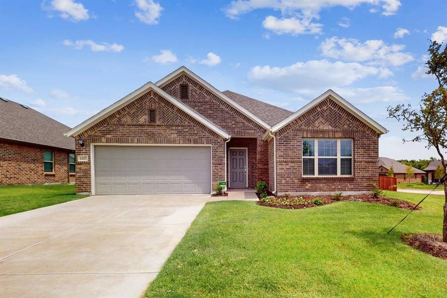 1337 Hunters Ridge Drive, Crowley, TX 76036