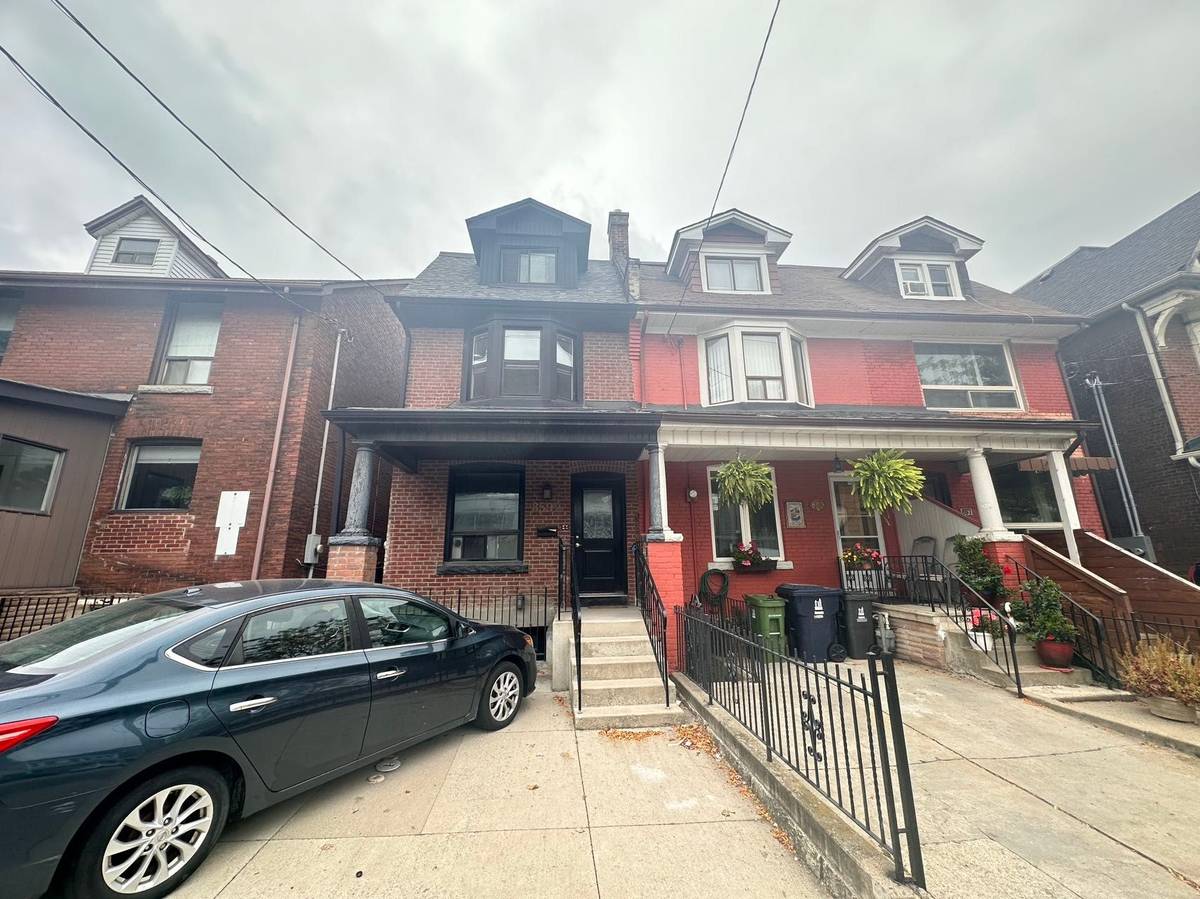 Toronto C02, ON M5R 3G2,859 1/2 Bathurst ST #Bsmt