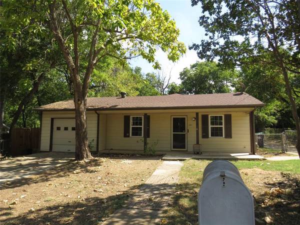 1121 Peak Street, Denton, TX 76201