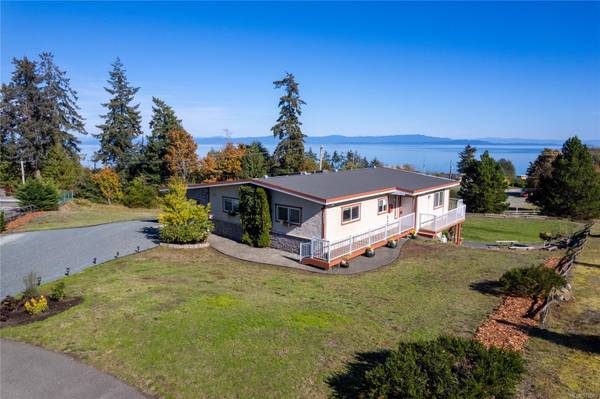 3021 Raymur Pl, Qualicum Beach, BC V9K 2N9