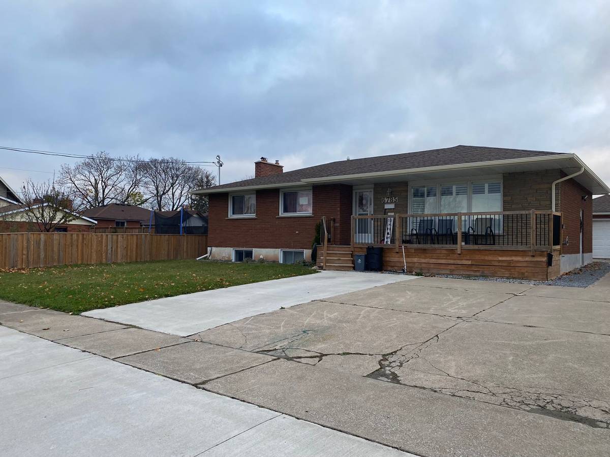 Niagara Falls, ON L2G 2V5,6785 Margaret ST #1