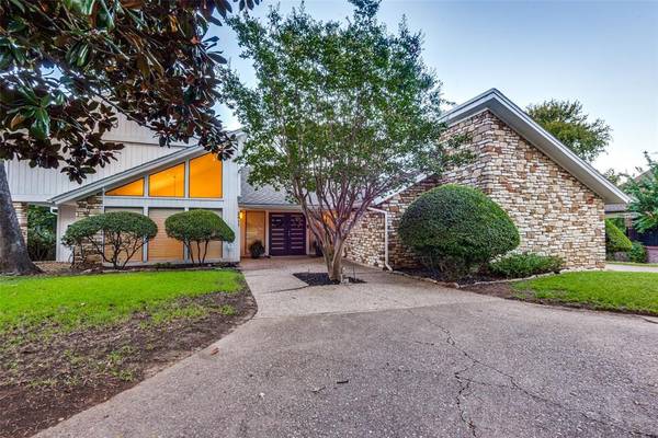 2411 Autumn Oaks Trail, Arlington, TX 76006