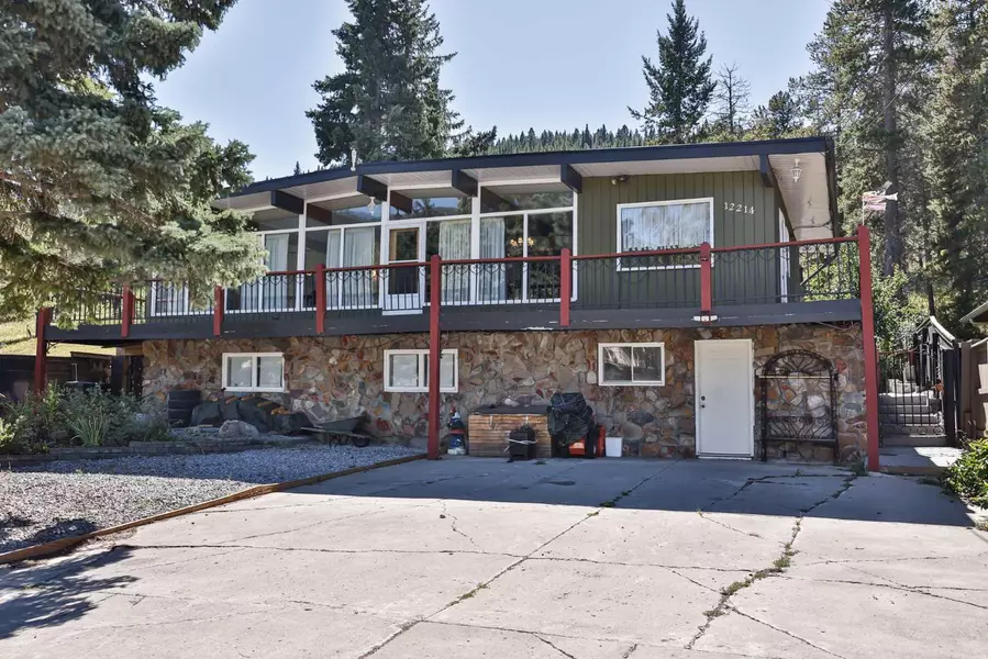 12214 18 Avenue, Blairmore, AB T0K 0E0