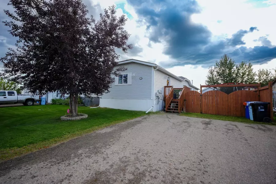 128 Mckinlay CRES, Fort Mcmurray, AB T9K2M6