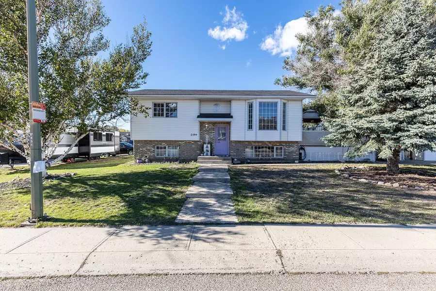 2166 Hatcher DR Northeast, Medicine Hat, AB T1C1W3