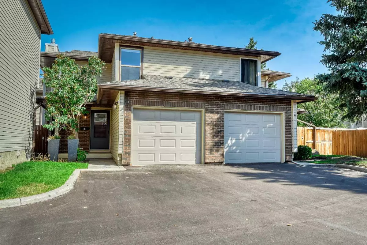 Calgary, AB T2W 3Z6,11333 30 ST SW #33