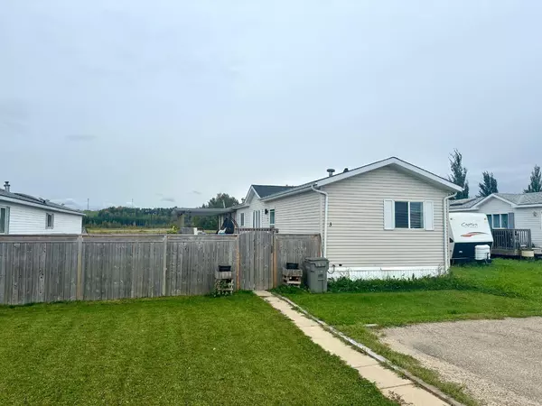 3 Karlzen CT, Whitecourt, AB T7S 1T7