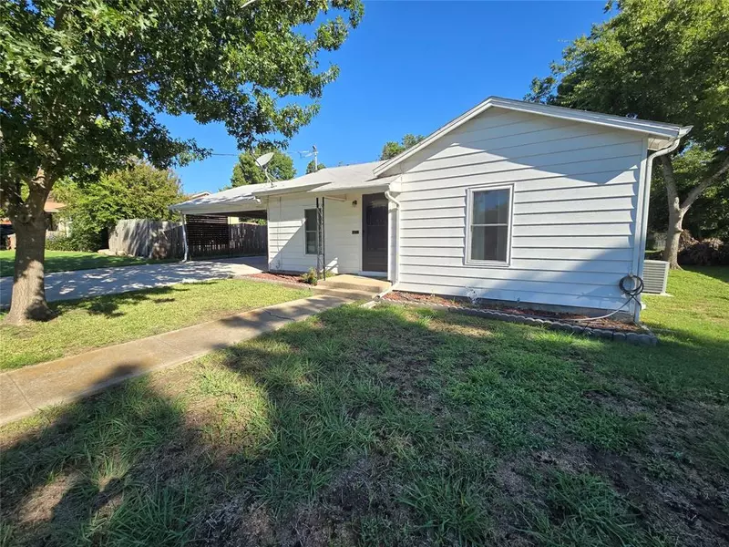 8324 Raymond Avenue, White Settlement, TX 76108