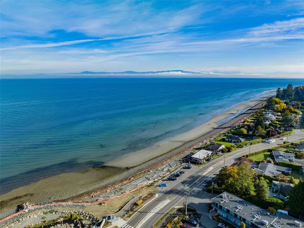 Qualicum Beach, BC V9K 1G8,441 Memorial Ave