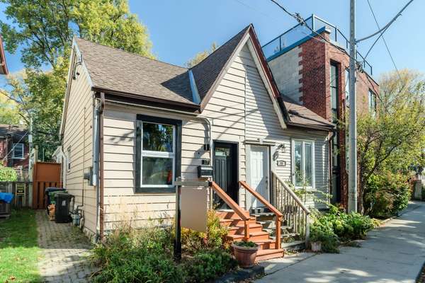 17 Blackburn ST, Toronto E01, ON M4M 2B3