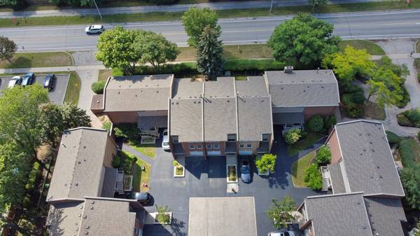 Oakville, ON L6H 2S6,1320 Hampton ST S #25