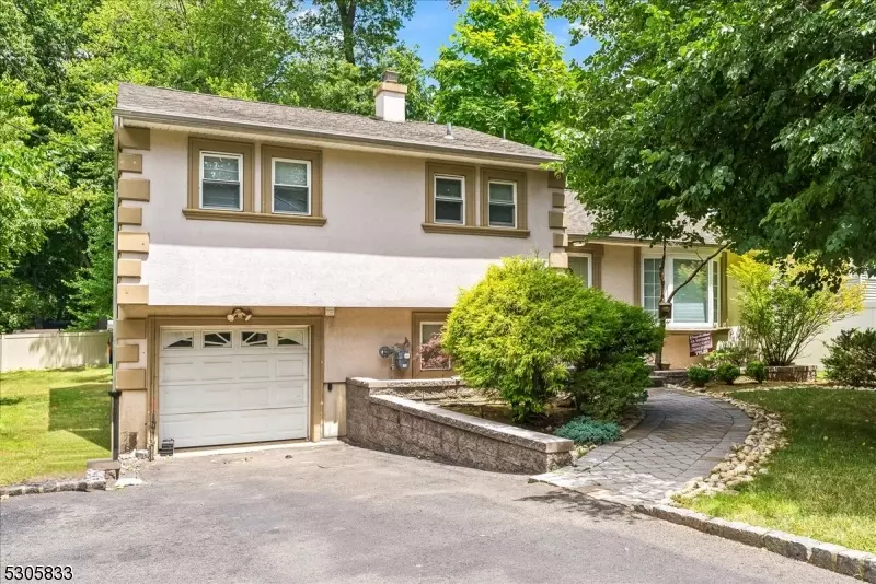 196 Linden Ave, Verona Twp., NJ 07044