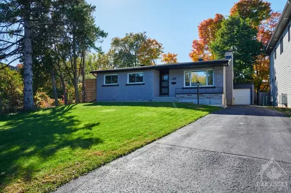 Ottawa, ON K2A 2W2,938 RIDDELL AVE N