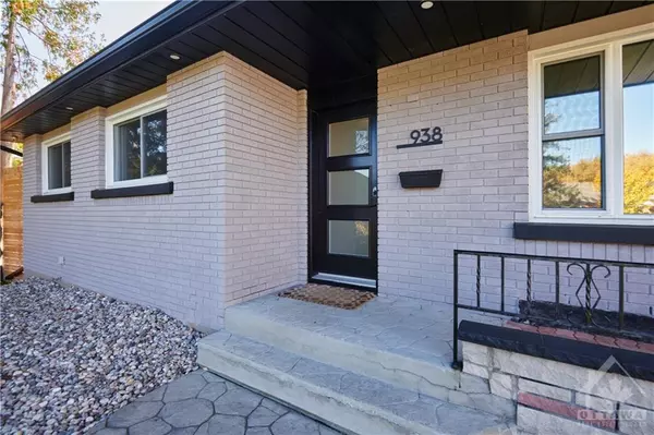 Ottawa, ON K2A 2W2,938 RIDDELL AVE N