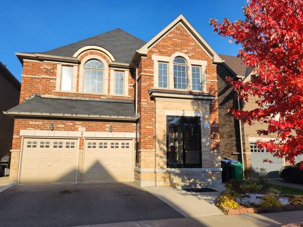 5 Fringetree RD, Brampton, ON L6R 3V8