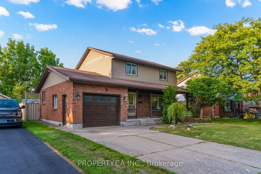 42 Mccrae DR, Welland, ON L3C 3M4