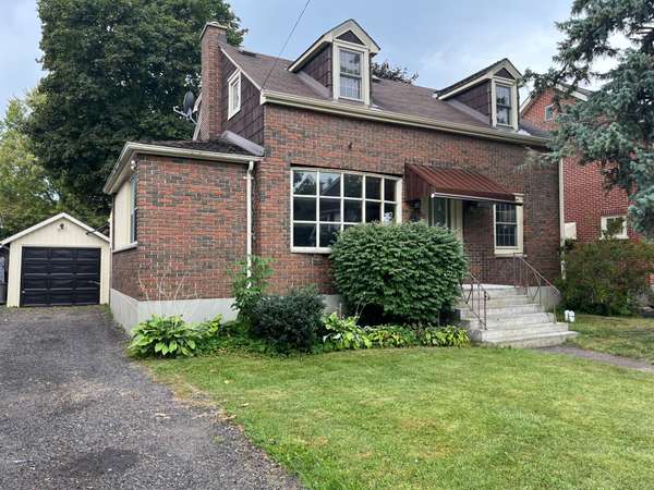 32 Ritchie AVE, Belleville, ON K8P 3V9