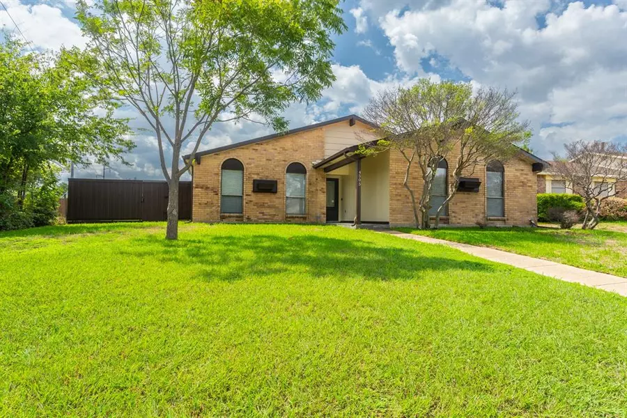 4505 Las Hadas, Mesquite, TX 75150