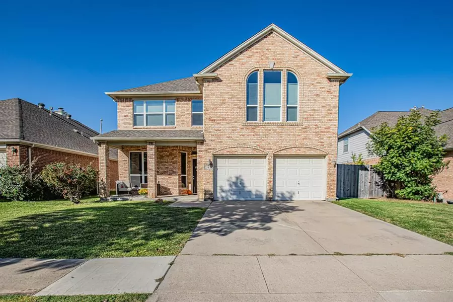 7783 Park Downs Drive, Fort Worth, TX 76137