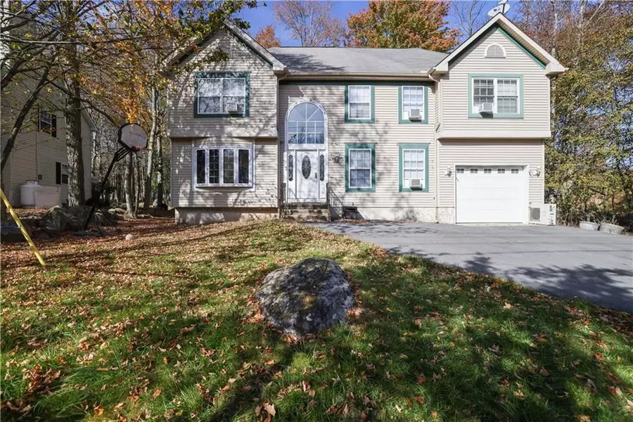 638 Country Place, Tobyhanna Twp, PA 18466