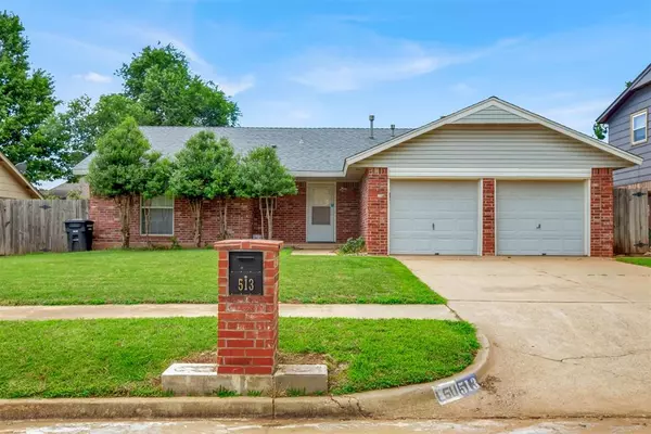 513 S Silver Leaf Drive, Moore, OK 73160