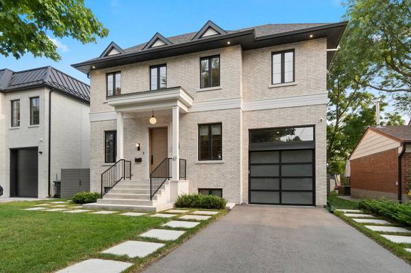 47 Ambleside AVE, Toronto W07, ON M8Z 2H8