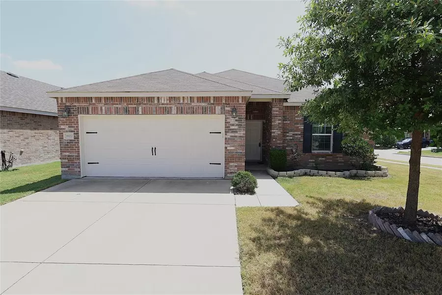 9920 Amosite Drive, Fort Worth, TX 76131