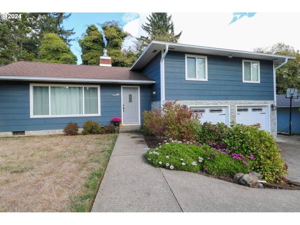 North Bend, OR 97459,930 OCONNELL ST