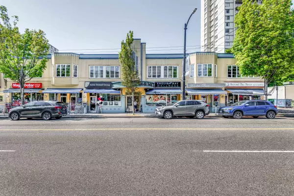 210 911 DENMAN STREET, Vancouver, BC V6G 2L9