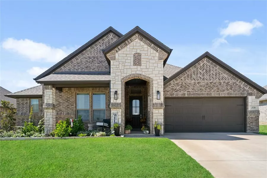 2528 Bunker Hill Drive, Burleson, TX 76028