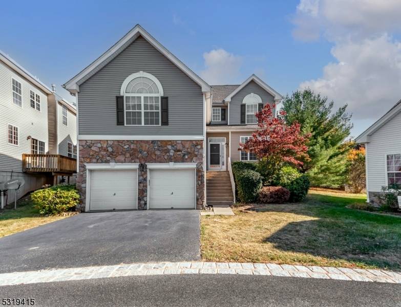 116 Winding Hill Dr, Mount Olive Twp., NJ 07840