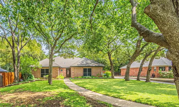 6905 Hunter Cove Drive, Arlington, TX 76001