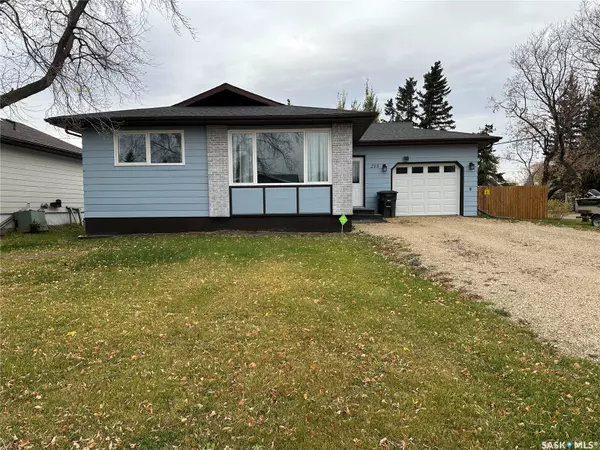 215 2nd STREET NE, Watson, SK S0K 4V0