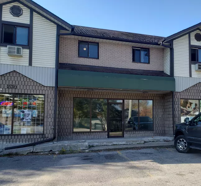 230 INNISFIL ST #3, Barrie, ON L4N 3E8