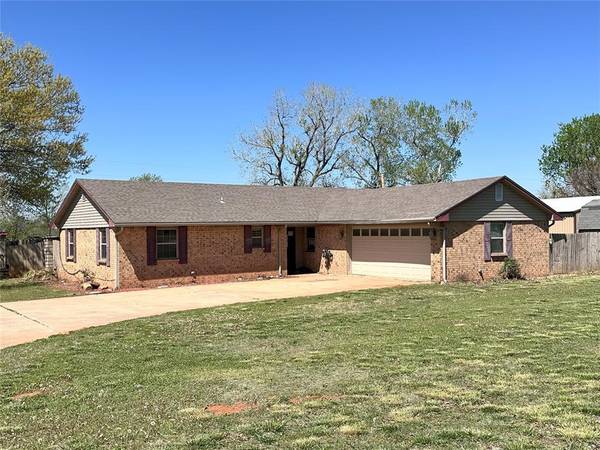 1103 N Latimer Road,  Marlow,  OK 73055