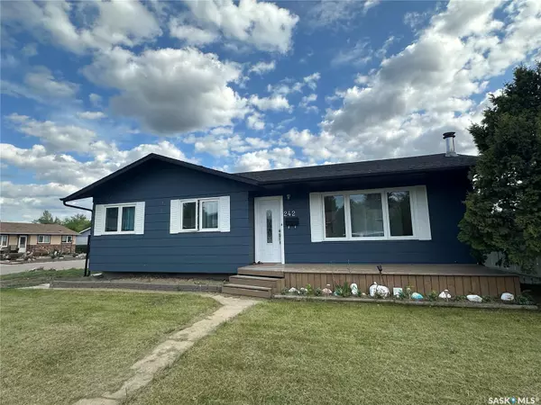 242 Onstad CRESCENT, Weyburn, SK S4H 2T4