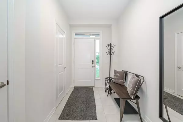 Oakville, ON L6M 1P2,2492 Elder LN