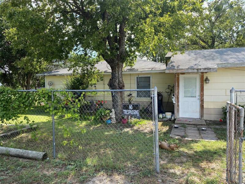 108 E Kirby Avenue, Quinlan, TX 75474