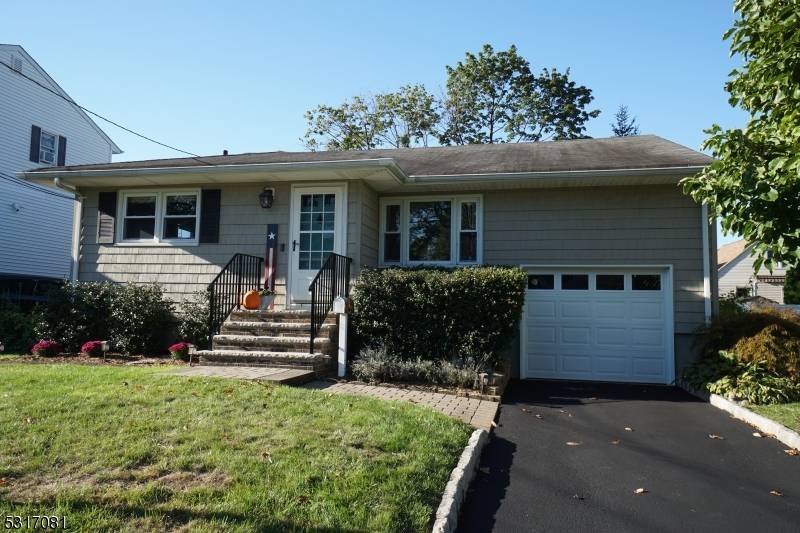 312 New York Ave, Clark Twp., NJ 07066