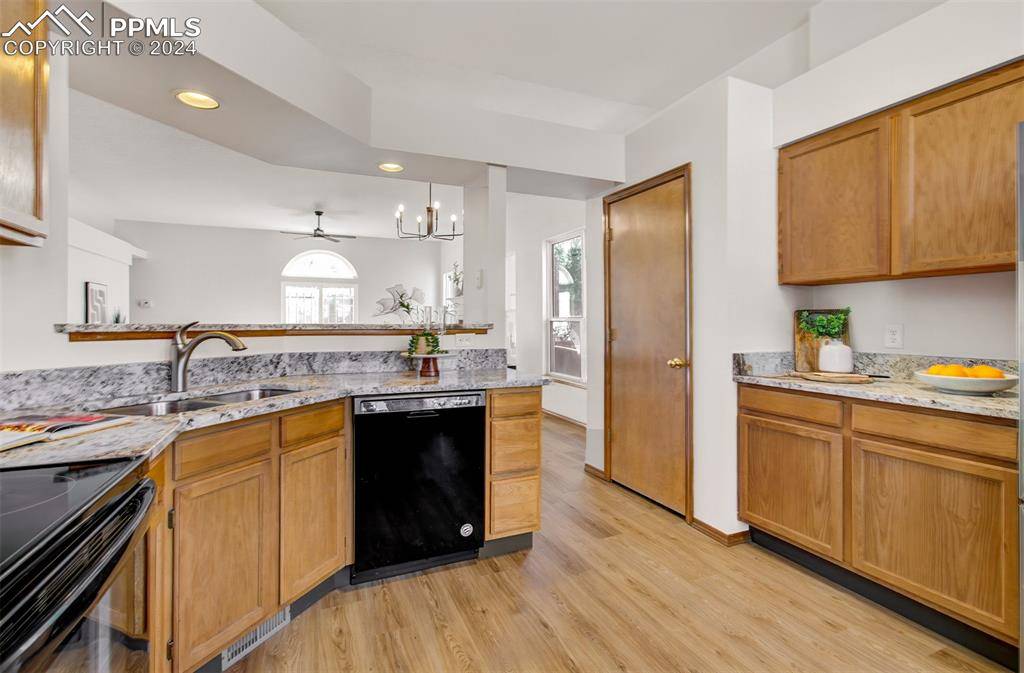 Colorado Springs, CO 80920,2945 Helmsdale DR