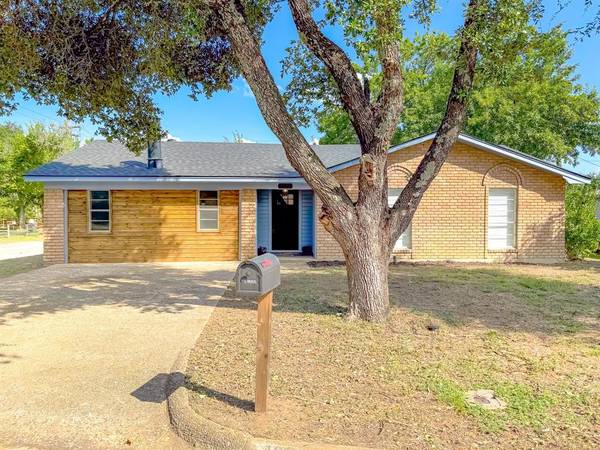 401 Carol Avenue, Corsicana, TX 75110