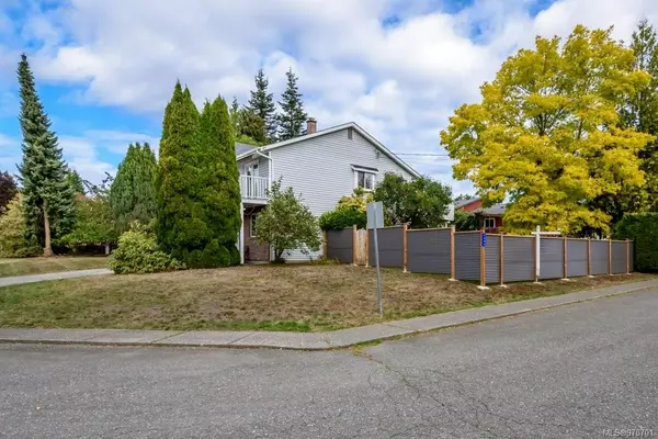 Comox, BC V9M 3H1,1444 Ridgemount Dr