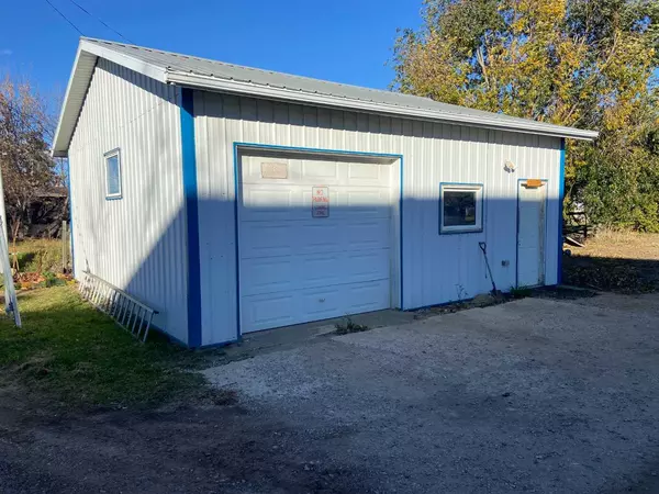 Wainwright, AB T9W 1E8,1112 15 Street