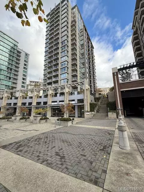 Victoria, BC V8W 4A4,751 Fairfield Rd #710