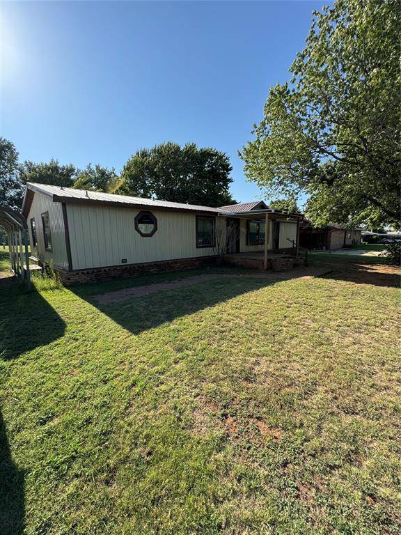 501 N Cedar Street, Seiling, OK 73663