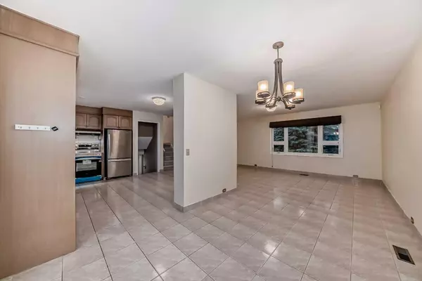 Calgary, AB T2K 0R5,243 78 AVE Northeast