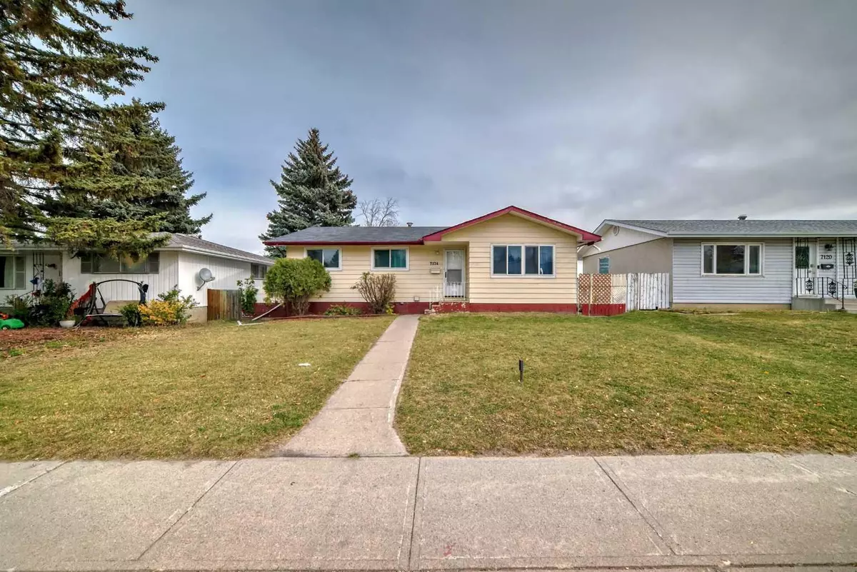 Calgary, AB T2K 4P3,7124 Hunterview DR NW