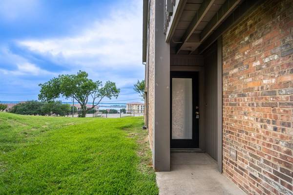 907 Signal Ridge Place,  Rockwall,  TX 75032