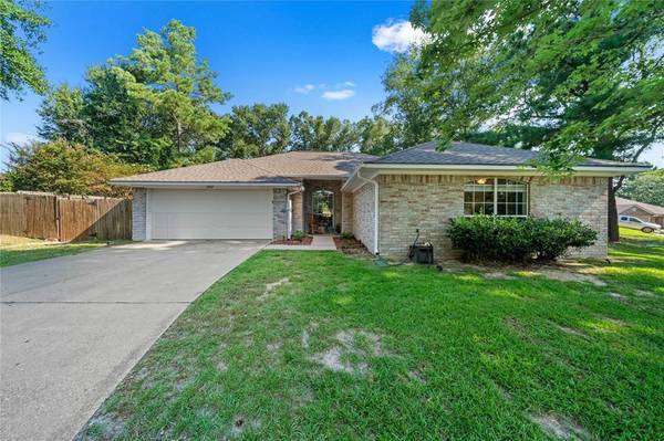 15907 Brittain Court,  Lindale,  TX 75771